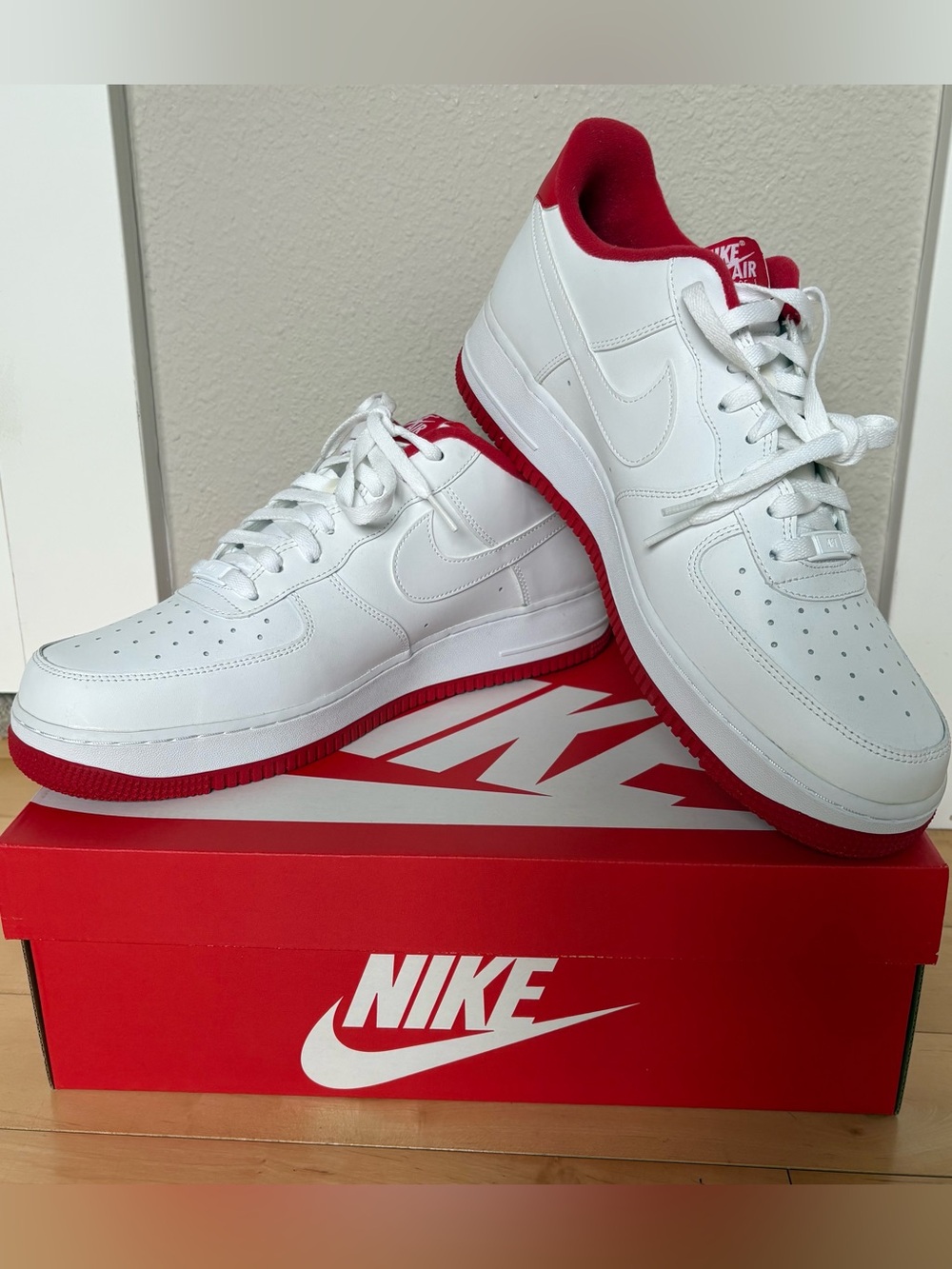 NIKE AIR FORCE 1 LOW University Red & White Size Men’s 12.5